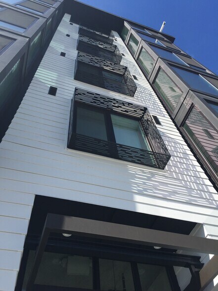 Building Photo - 870 Harrison St