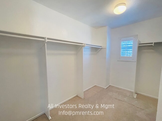Building Photo - 388 Monte Vista Way