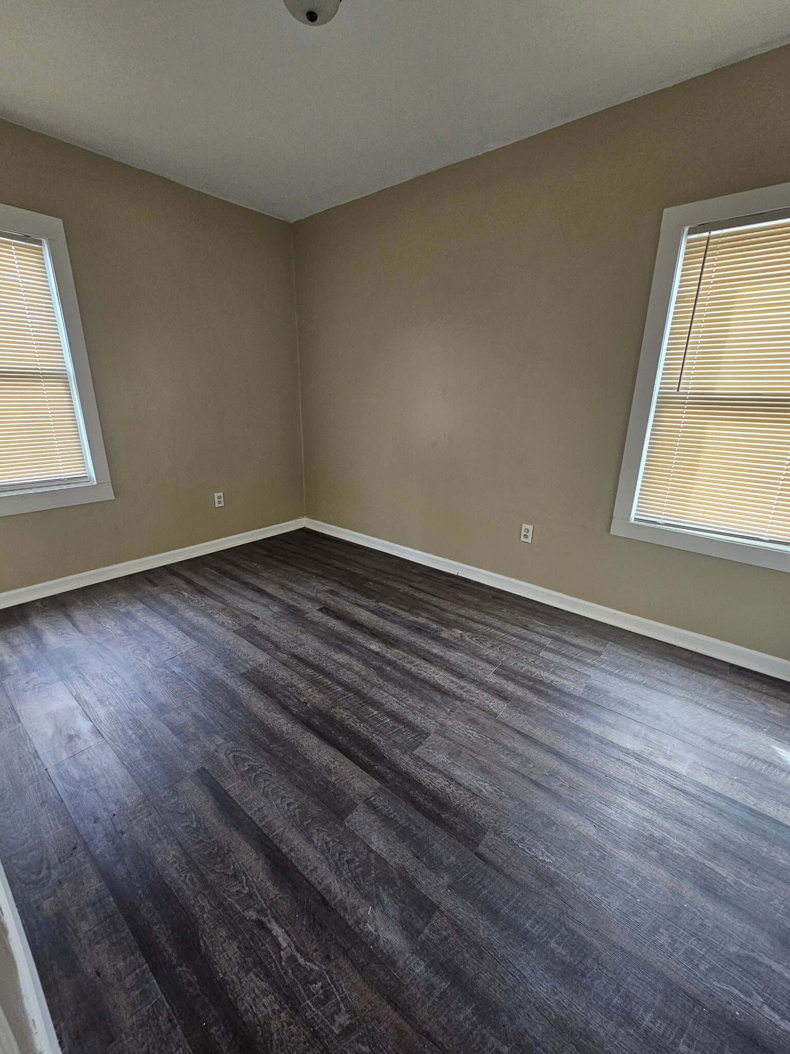 Bedroom - 16634 Lilac St