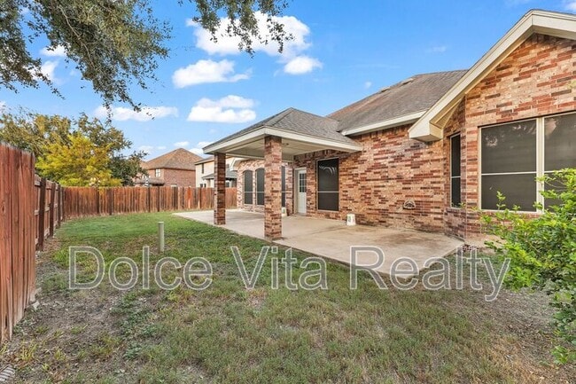 Building Photo - 10613 N 24th St