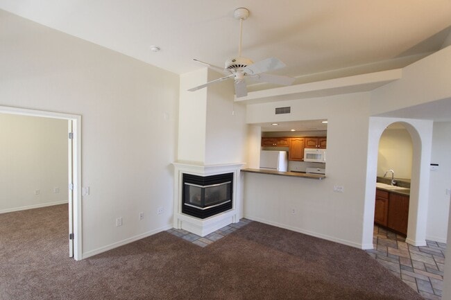 Building Photo - Light-Filled 2 Bed / 2 Bath Condo | 1,104 Sq Ft | Fireplace | Private Balcony
