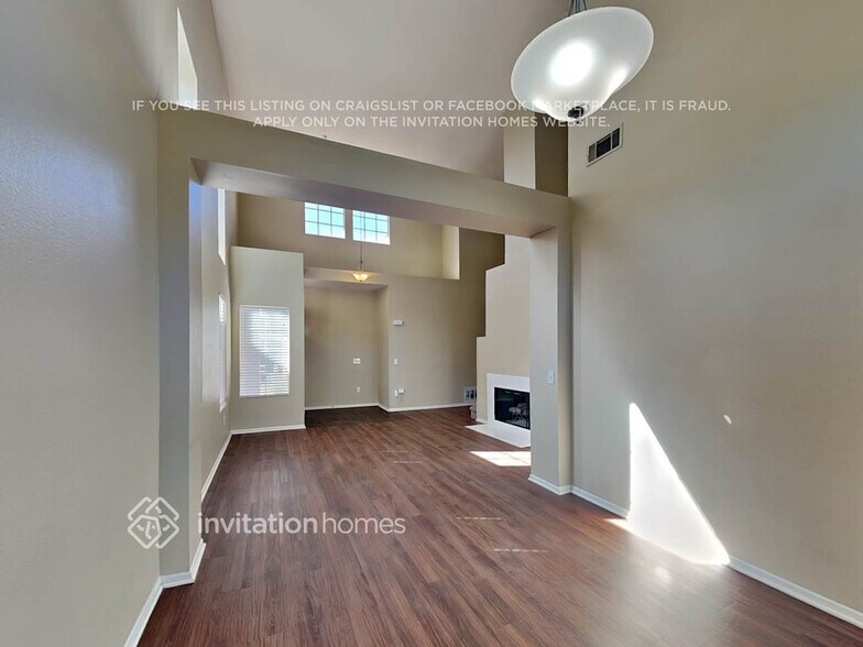 Building Photo - 8049 Streamside Ct