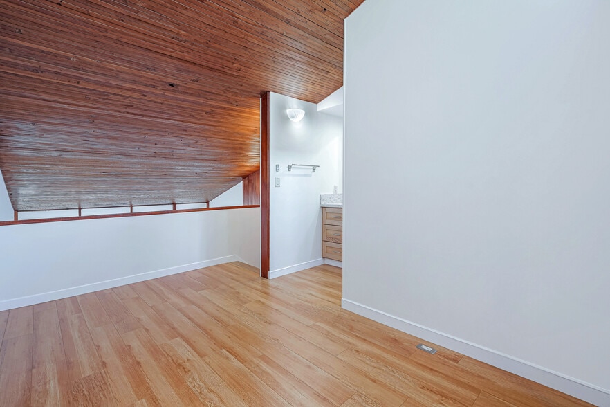 Bedroom - 275 S Church Ln