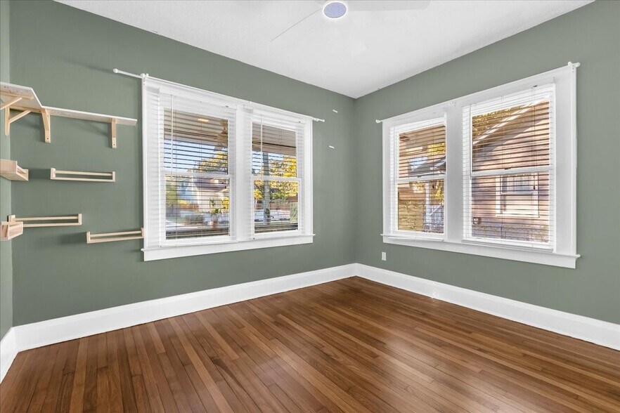 Building Photo - 1633 E Concord St