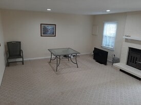 Building Photo - 7827 Butterfield Ln