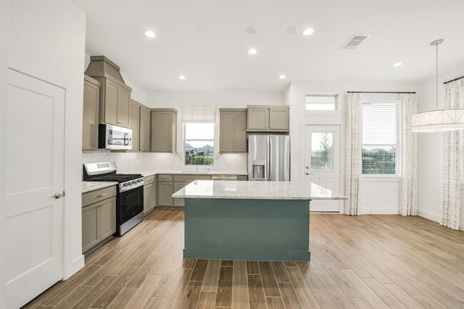 Building Photo - 21131 Medina River Dr