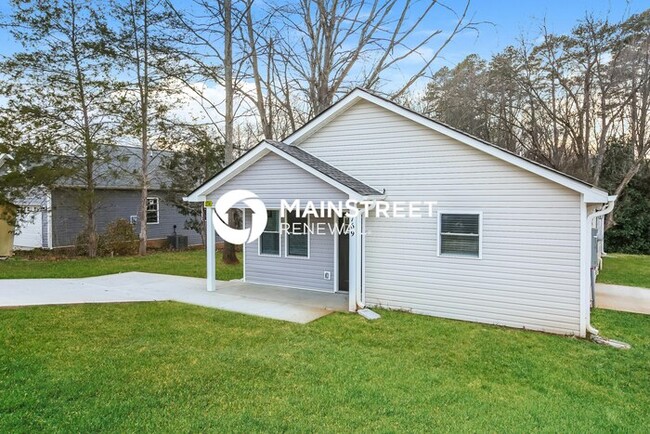 Building Photo - 769 Log Cabin Dr