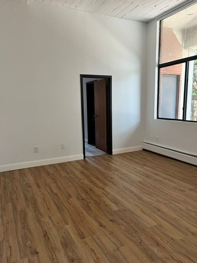 Building Photo - Leasing Agent