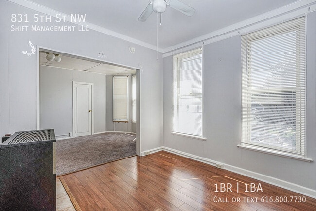 Building Photo - 831 5th St NW