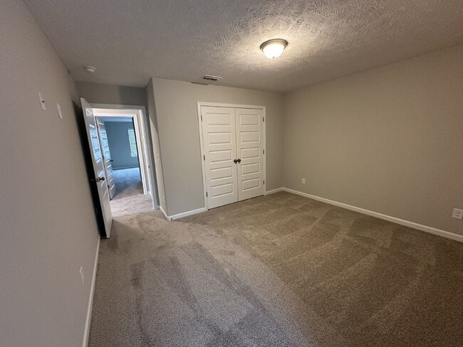 Building Photo - Brand New 3 Bed 2.5 Bath Townhome In Shelbyville