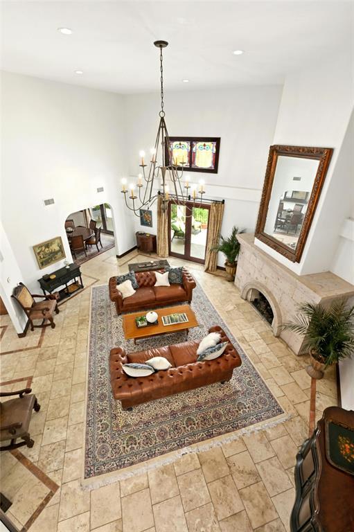 Building Photo - 2510 Saratoga Dr