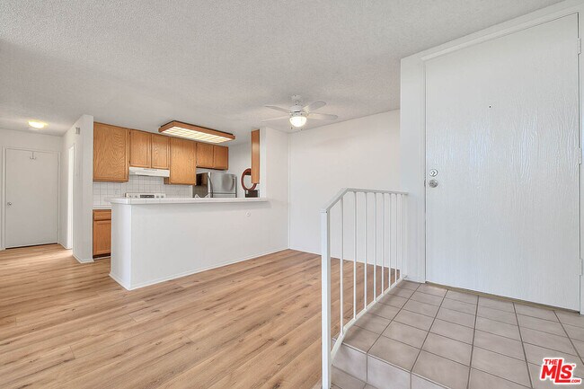 Building Photo - 4900 Overland Ave