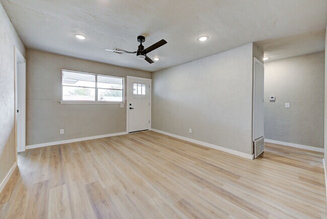 Building Photo - 320 NW 86th St