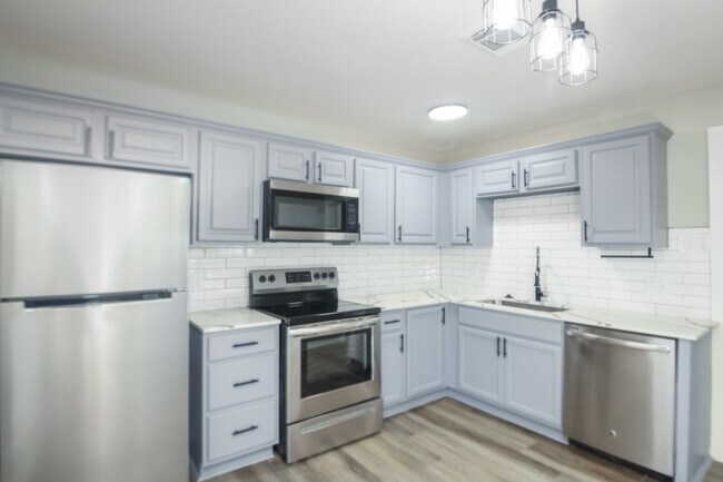 Building Photo - 42 Hunters Creek Dr