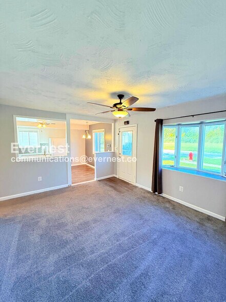 Building Photo - 9433 Sylvia St