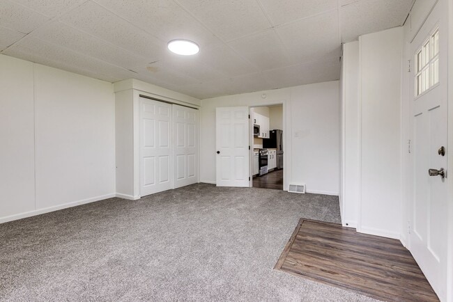 Building Photo - Fully Renovated 3BR/2BA Gem in the Heart o...