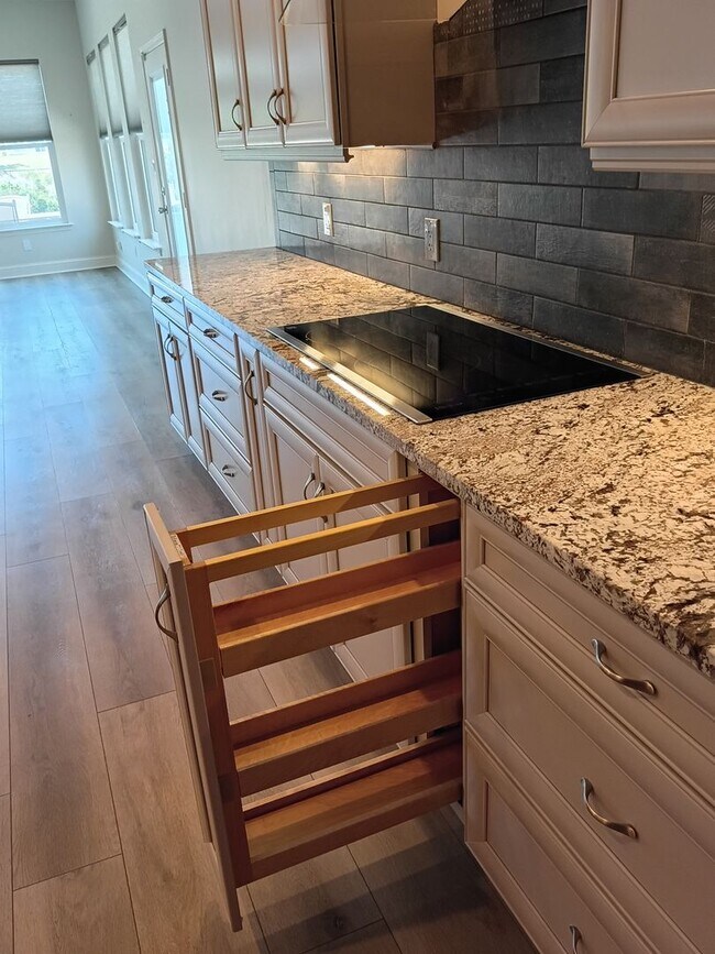 Building Photo - BRIDGEPORT