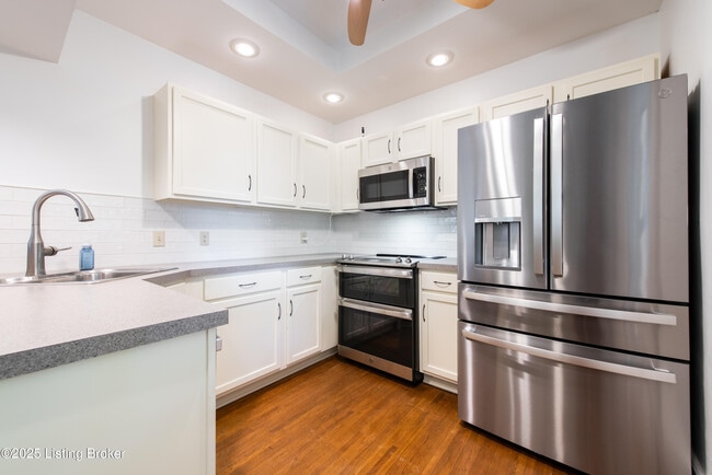 Building Photo - 1604 Edgeland Ave