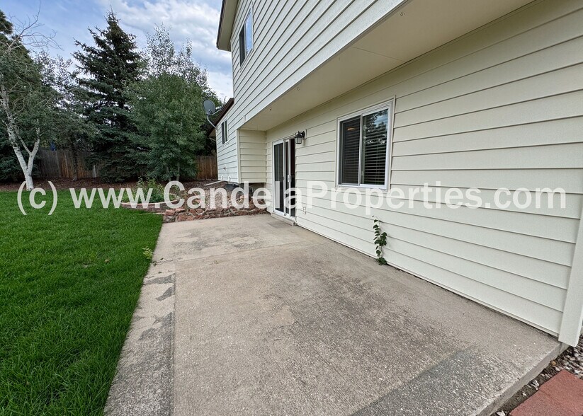 Building Photo - 8038 Horizon Dr