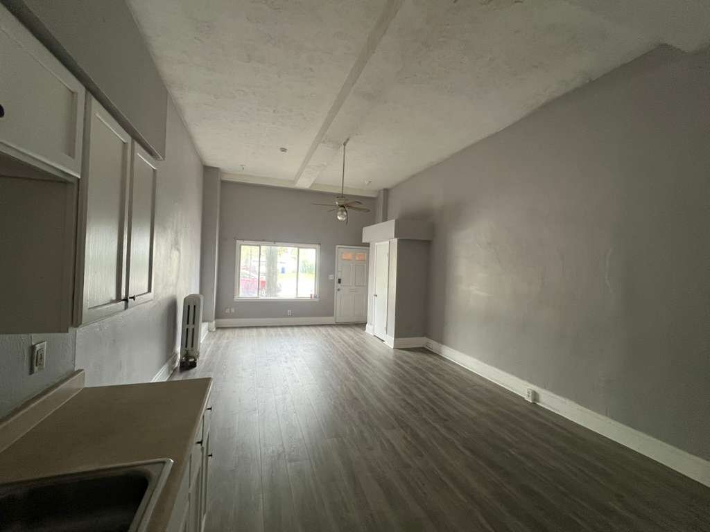 Building Photo - 14628 Lakeshore Blvd