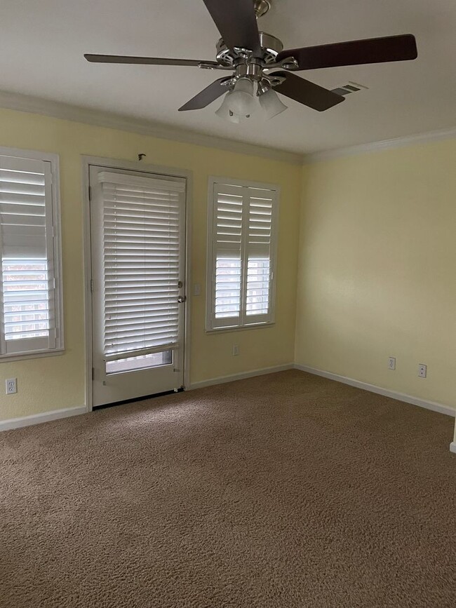 Building Photo - Beautiful 3 Bedroom Home in South Manteca – Prime Location!