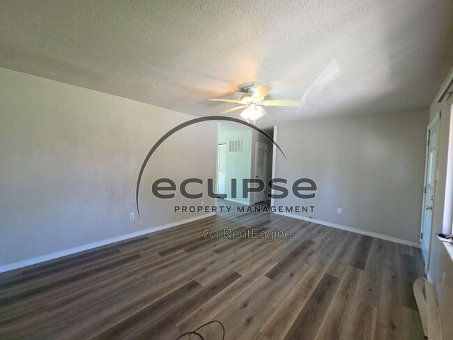 Building Photo - 721 Lee Dr