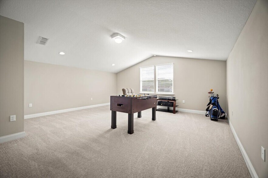 Building Photo - 2941 Oak Stream Dr