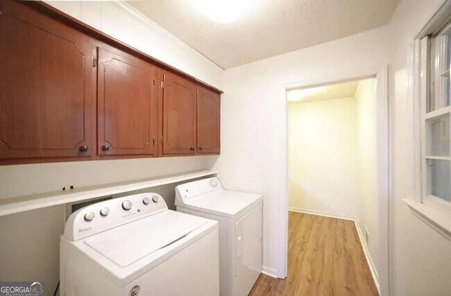 Building Photo - 325 Segrest Cir