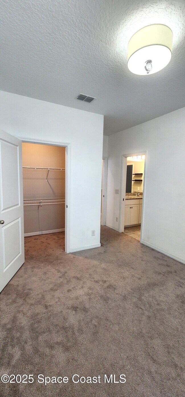 Building Photo - 1813 Hawksbill Ln