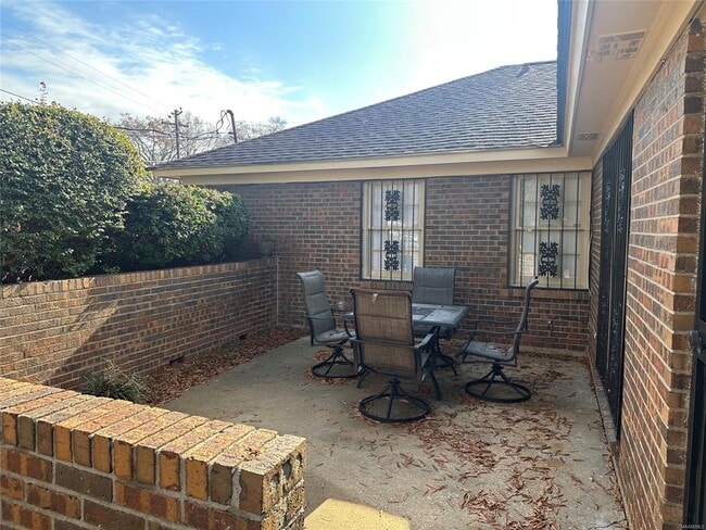 Building Photo - 743 Leicester Dr