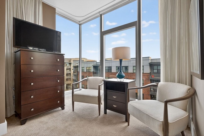 Building Photo - 1001 NW Lovejoy St