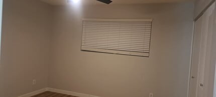 Building Photo - 2806 S Mill Ave