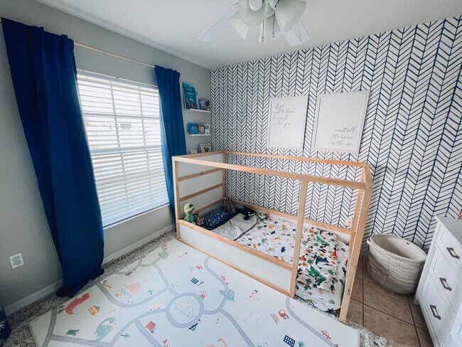 Building Photo - 2409 Sweetwater Blvd