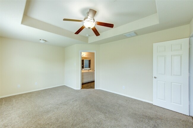 Building Photo - 14839 Fir Knoll Way