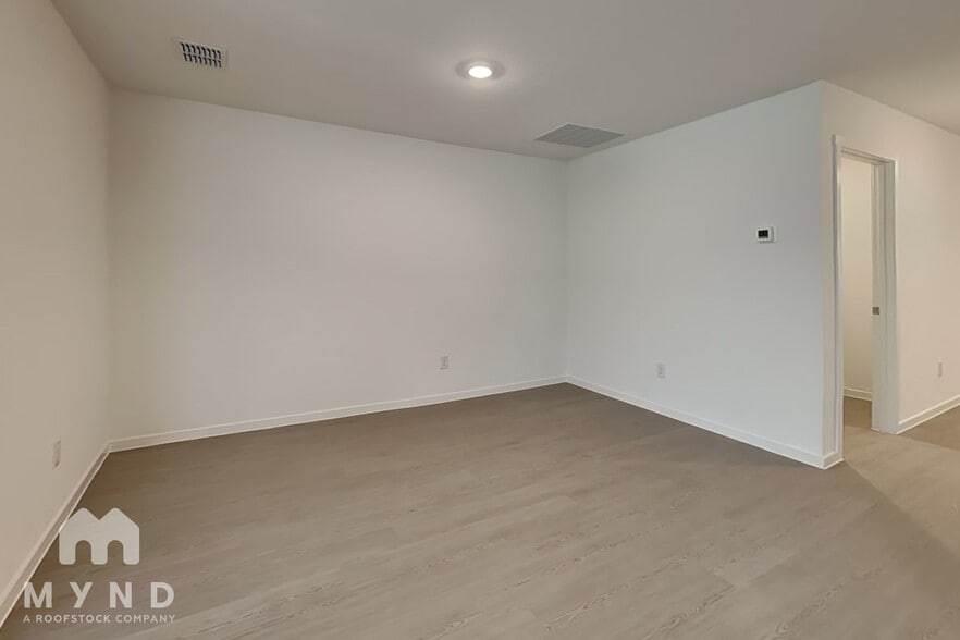 Building Photo - 1824 Javelina St