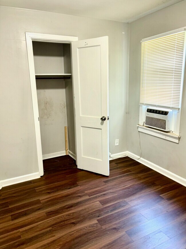 Building Photo - 3802 Parthenia Ave