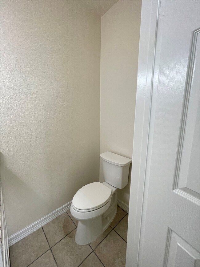 Building Photo - 640 Wilcrest Dr