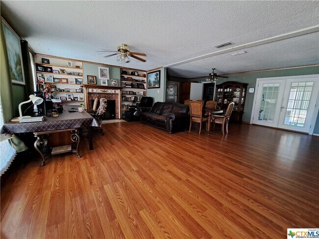 Building Photo - 2308 Lily Dr