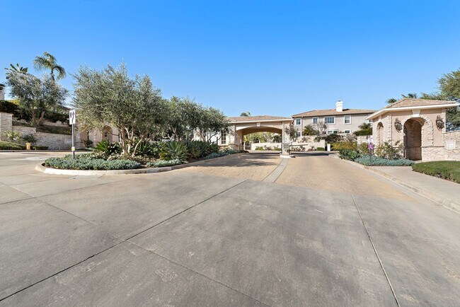 Building Photo - Spectacular Hilltop Estate with Panoramic ...