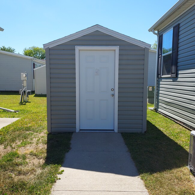 Building Photo - 6225 Imperial Dr