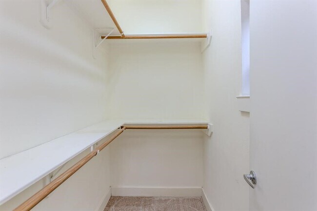Building Photo - 4406 Koehler St