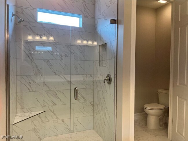 Building Photo - 393 Deauville Lp