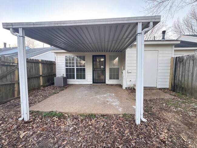 Building Photo - 3092 S Wesley Ct