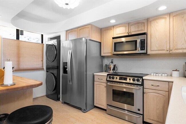Building Photo - 510 N Ocean Blvd