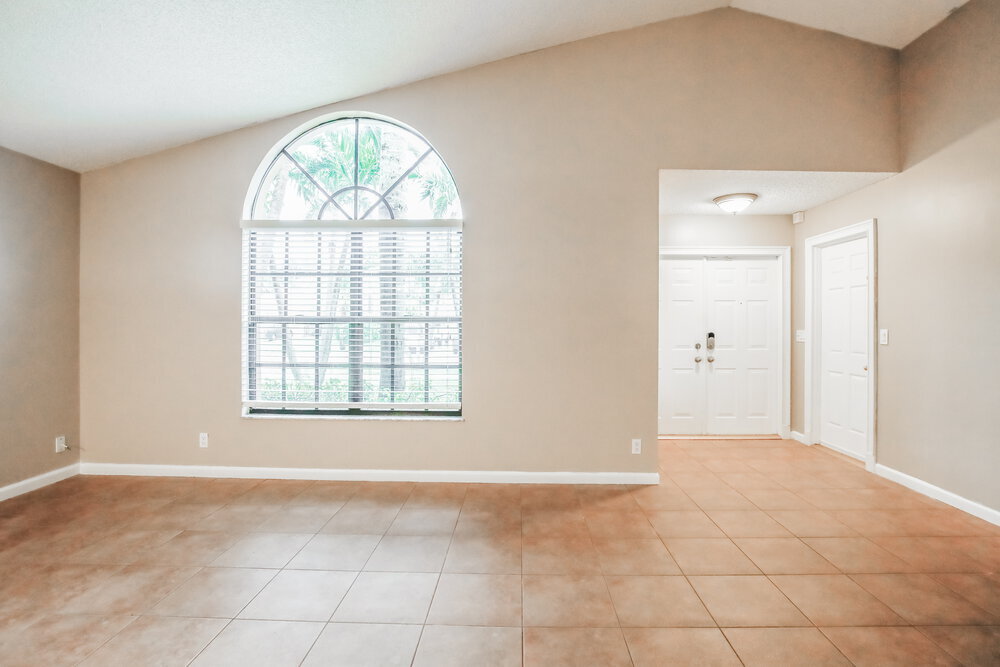 Building Photo - 575 NW 38th Ave