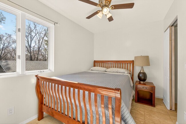 Building Photo - 4 Bedroom Flagstaff Rental