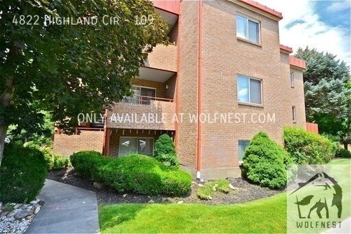 Primary Photo - No Deposit Option! Exclusive 2 Bedroom Hol...