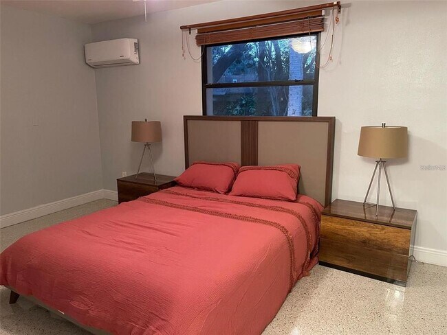 Building Photo - 3131 San Pedro St