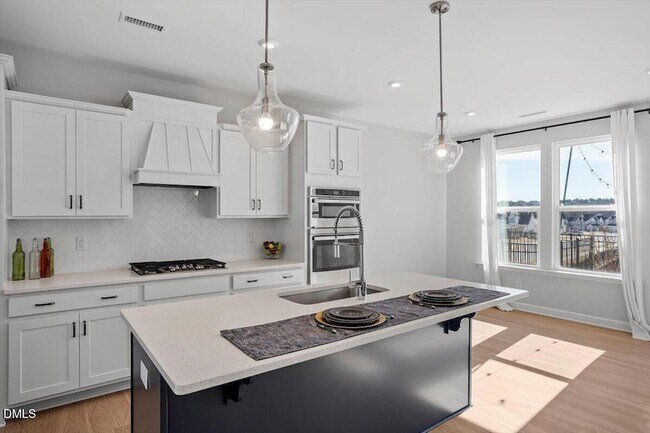 Building Photo - 128 Highland Grv Wy