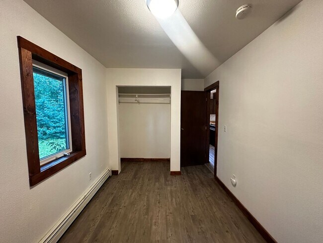 Building Photo - 285 Cindy Dr